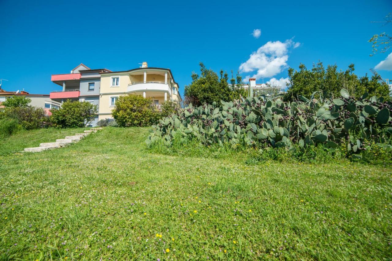 Villa Lucija Pula Buitenkant foto