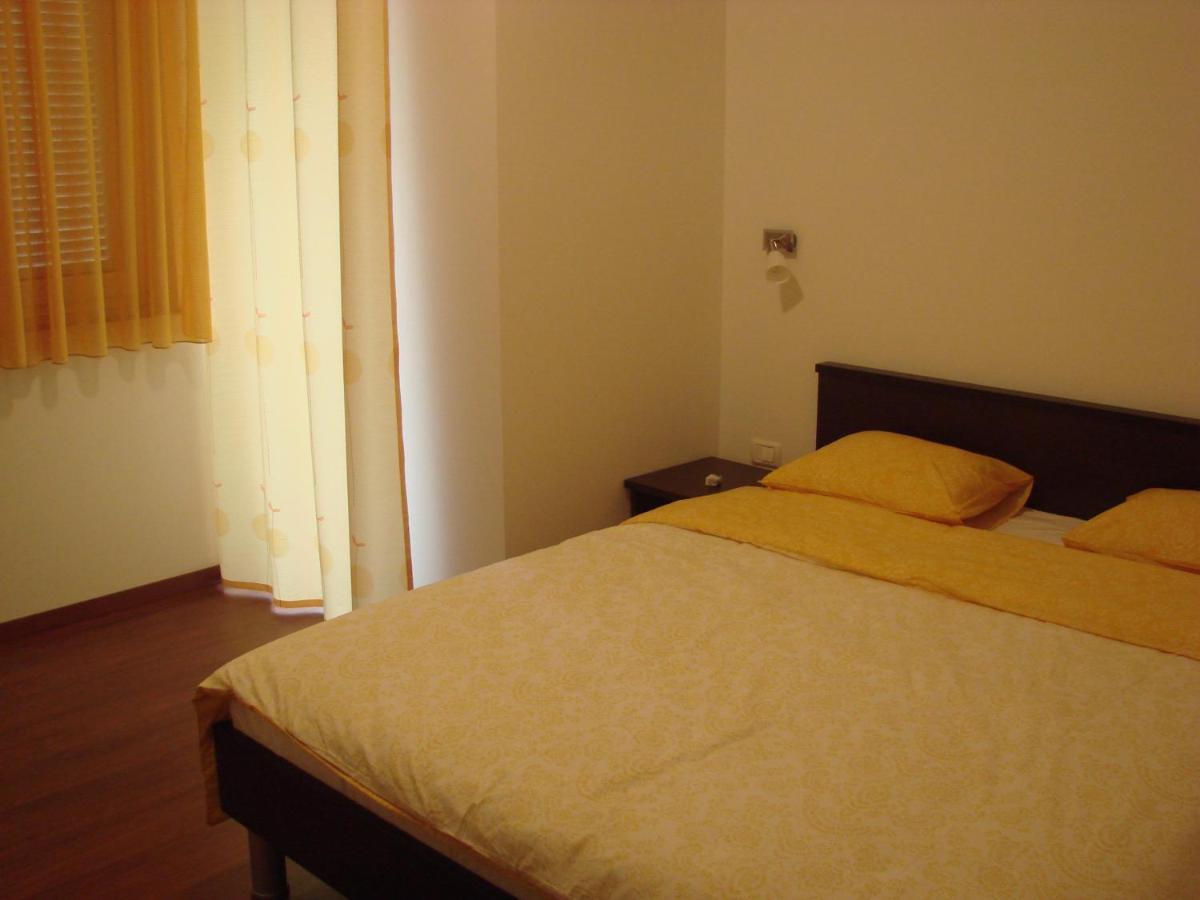 Villa Lucija Pula Buitenkant foto