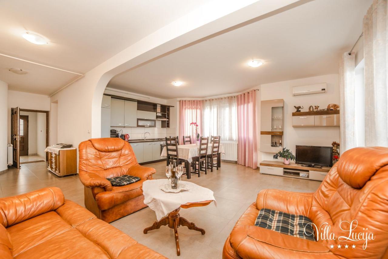 Villa Lucija Pula Buitenkant foto