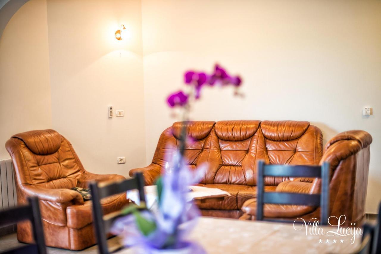 Villa Lucija Pula Buitenkant foto